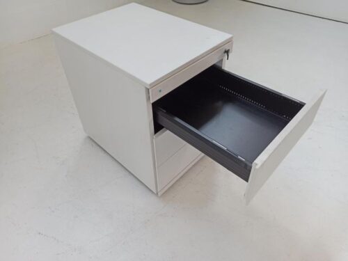 RC-Steelcase weiss-60 tief-CRED (4)