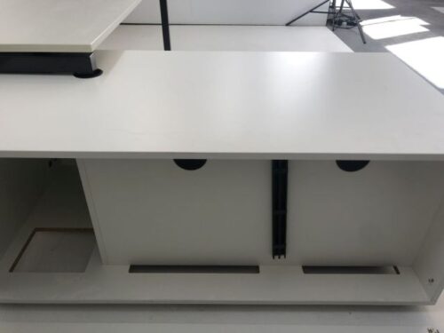 Schreibtisch-Winkelkombination_Technik-Lowboard-Koenig+neurath(4)