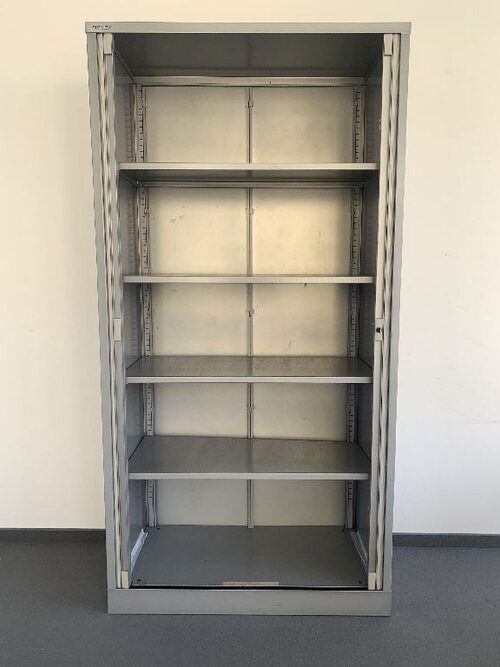 bisley-aktenschrank-mit-lamellentür-innenransicht