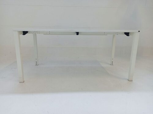 Schreibtisch von König+Neurath, Modell Do.It4, weiss, 4-Fußgestell