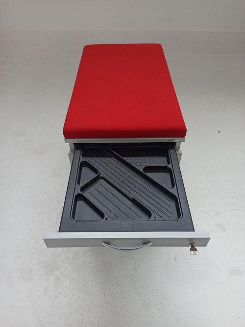 rollcontainer von vario officegrau mit rotem sitzpolster hochansicht
