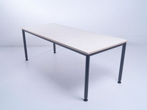 Schreibtisch-Palmberg-Sinac-Ahorndekor-200x80 cm-4-Fußgestell anthrazit-Seitenansicht