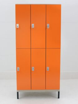 Kleiderspind 6 Abteile 90x53x180 cm Metallorpus grau Front orange Frontansicht