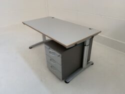 Schreibtisch Winea compact lichtgrau schrägansicht