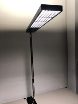 tischaufbauleuchte_tobias-grau_fuer_USM-haller_tische_gebrauchtware