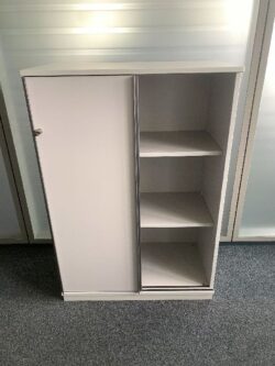 Highboard Vario 80 breit 3 Ordnerreihen grau Schiebetüren mit Schallschutz Dekor abschließbar Frontansicht Detail