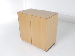 Sideboard Walter Knoll Eiche Furnier Flügeltüren abschließbar gebraucht Seitenansicht