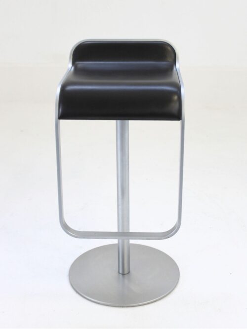 Barhocker-La Palma -LEM-Leder dunkelbraun Untergestell verchromt höhenverstellbar 70-80 cm und drehbar-gebraucht Frontansicht